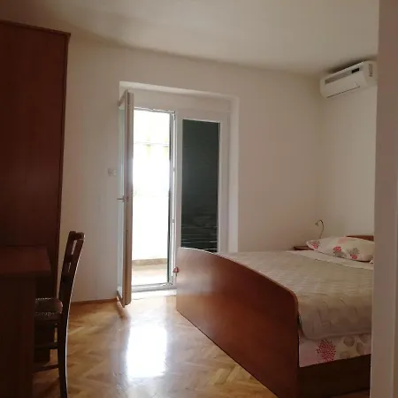 Mitan Apartman Tucepi Exterior photo