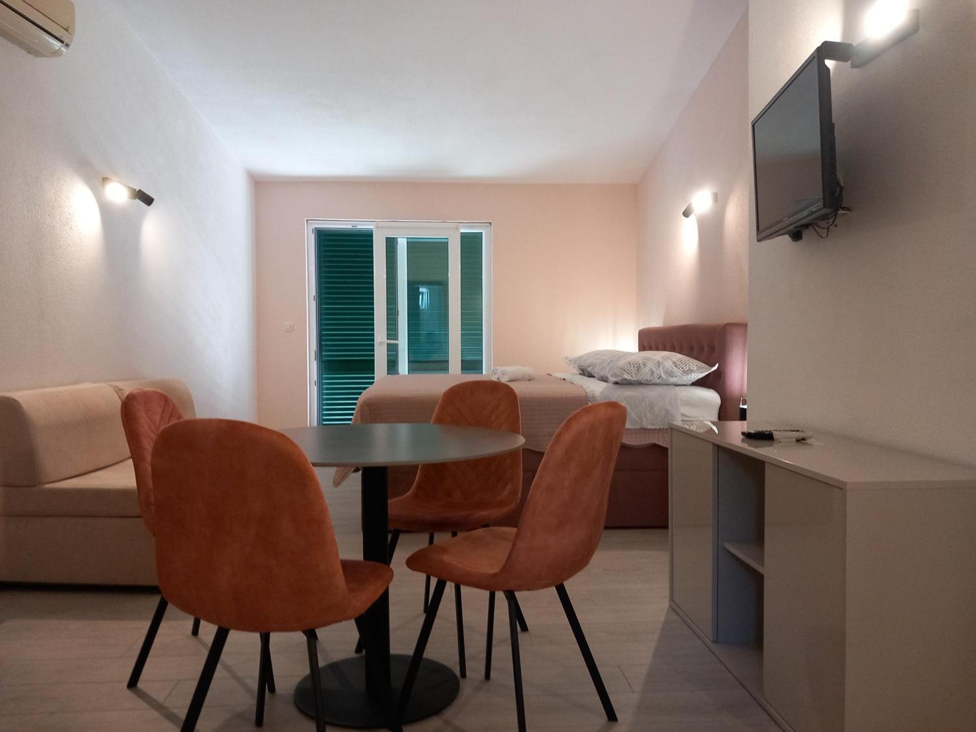 Apartment Mitan *