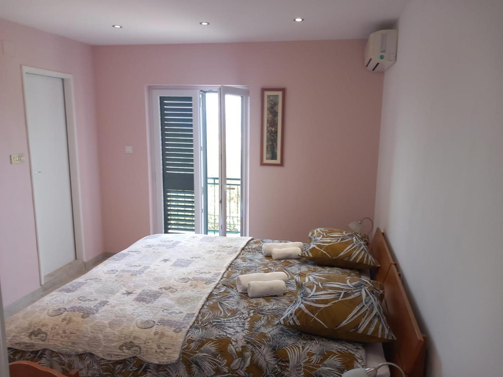 Apartment Mitan